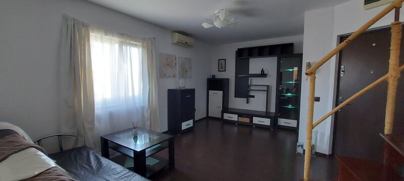 Brancoveanu, inchiriere apartament penthouse camere 10 min. metrou