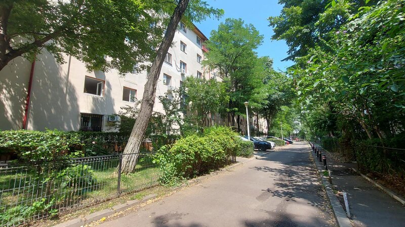 Brancoveanu, inchiriere apartament penthouse camere 10 min. metrou